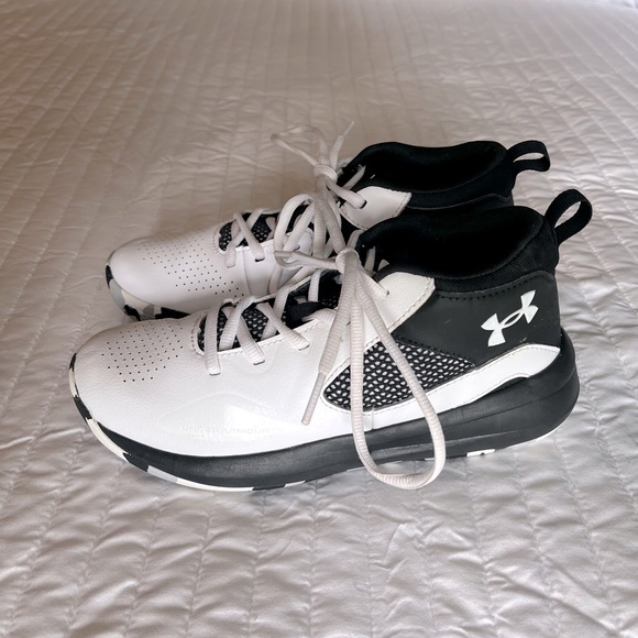 Under Armour Other - Under Armour Kids Lockdown 5 Basketball Shoe